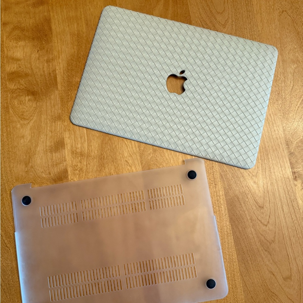 Apple Macbook Cover- Cream and Tan Woven design